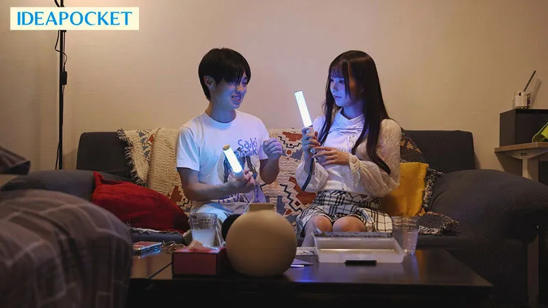 アイドルTO（トップオタク）だった僕が引退ライブ後にDM呼び出されガチ恋告白され 恋愛禁止の3年間禁欲した彼女に超甘々ラブラブで痴女られた2日間 佐々木さき サンプル画像 3