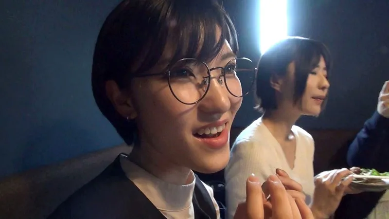 ワンチャン！！！ハプニング起きまくり合コン［第三回］ これで見納め！？エロくて性格良い子たちとパコパコ乱交 サンプル画像 2