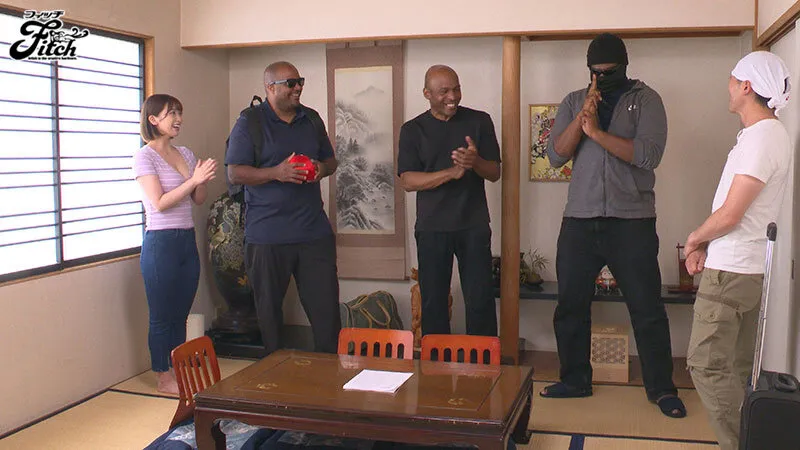 円安NTR 妻を巨根の黒人旅行客に取られた話 美園和花 サンプル画像 2