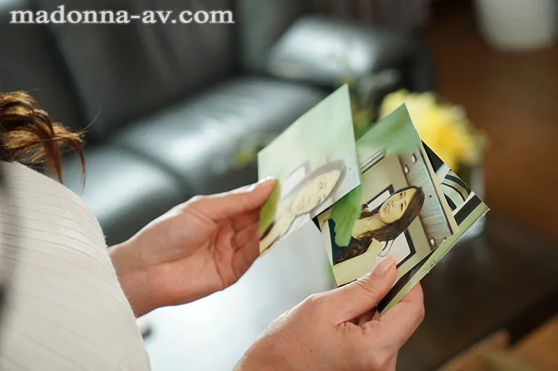 マジックミラーNTR 鏡越しに目撃した妻と同僚の衝撃的浮気映像 風間ゆみ サンプル画像 1