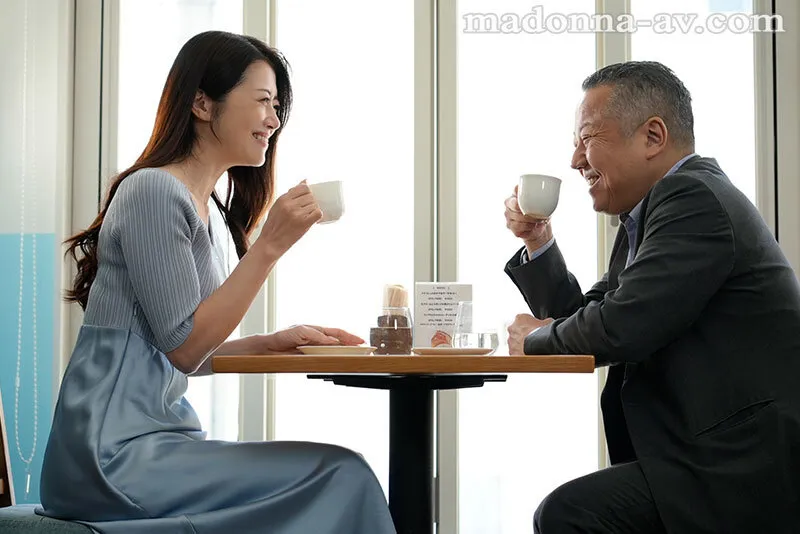 既婚者マッチングアプリで出逢った中年男女の濃密に愛し合った不倫記録ー。 珈琲のように深く、苦い二度目の恋に溺れた二人ー。 北条麻妃 サンプル画像 1