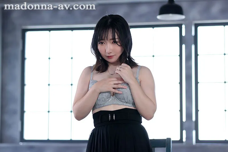 新人 保科希帆 32歳 AV DEBUT 純真な保育士の人妻―。子供のようなあどけなさを’裏切る’強すぎる欲望―。 サンプル画像 3