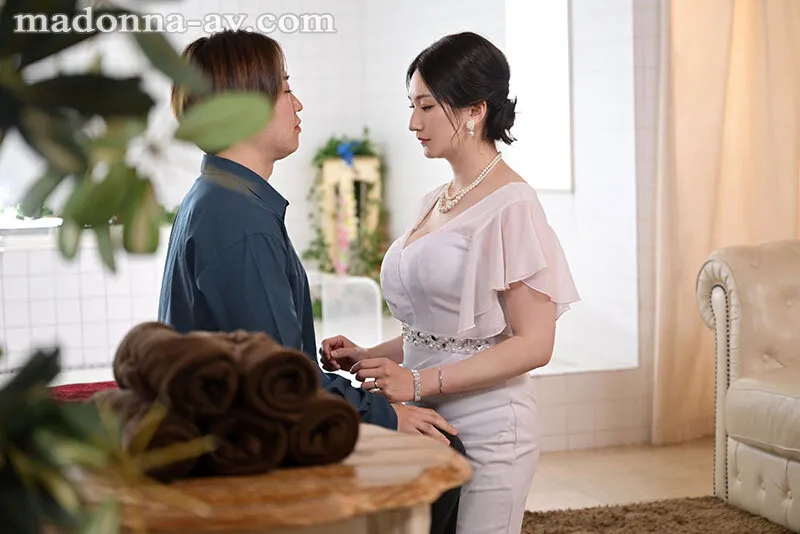 身も心も相性抜群の2人ー。 ’想い’と’唇’が重なる濃密接吻ソープ 溢れんばかりのHcupにクギ付け、シリーズ待望‘木村玲衣’登場―。 サンプル画像 1