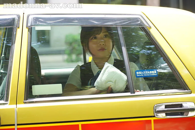 働く女は美しいー。都内在住 二児の母。 タクシードライバーの人妻 綾瀬凪 36歳 AVデビュー！！ サンプル画像 1