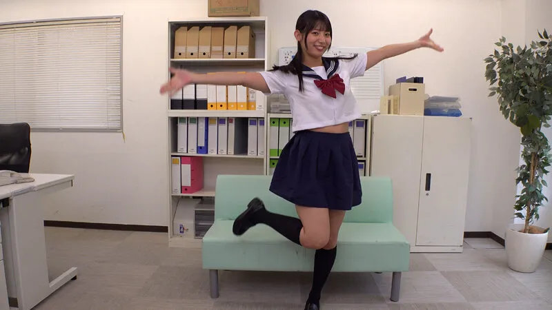 オナサポ！！ 女子○生 着衣で全裸で挑発的ダンス 15 サンプル画像 1