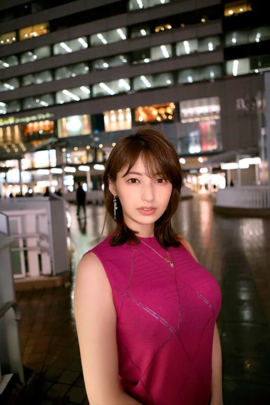 「貴方では気持ち良くなれないから…」淡白な夫とのSEXに不満を持つ美人妻たちが新調したTバックを履いてデカチンに泥●する サンプル画像 1