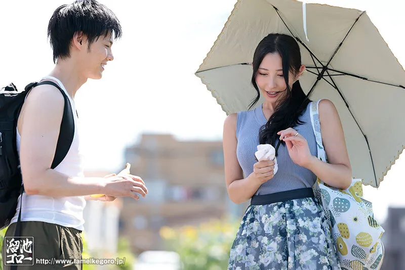 市民プールで息子が友達と遊んでいる8時間、私は息子が通う水泳教室のコーチと不倫SEXに溺れて…。 北野未奈 サンプル画像 1