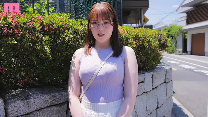 父親の記憶を追い続けるファザコンJカップ爆乳娘を中年親父の濃厚接吻で体液ドロドロに堕とす汗だく性交ドキュメント 宮地莉央 サンプル画像 1