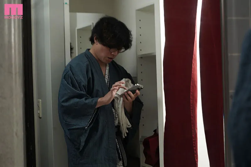 鬱勃起NTR 最胸Jcupグラドル彼女のスマホを覗いただけなのに… セクハラ社長の絶倫ピストンにイキ狂い、マ○コから逆流精子溢れる胸糞ハメ撮り衝撃映像。 五条恋 サンプル画像 1