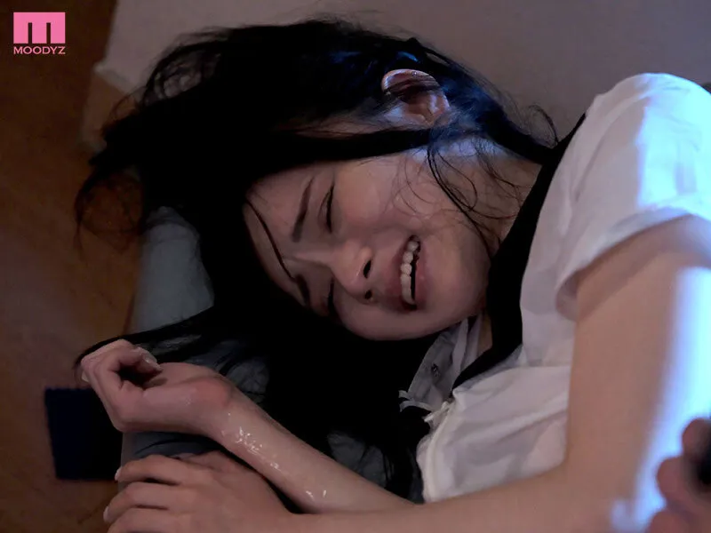 濡れた透けブラ女子生徒をつけ狙い出所後の溜まりまくった金玉汁を全射精（ダシ）する世捨て人孕ませレ×プ20発 泉ももか サンプル画像 4