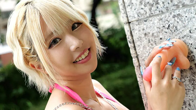 潮吹きの女王！！溺れるまでいっぱい潮かけてあげる 巨乳ビッチの早漏おもらしデート 乙アリス サンプル画像 13