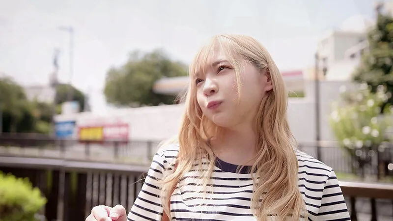 大好きな彼女の声とはつゆ知らず、大嫌いな隣人の部屋から聞こえる喘ぎ声に勃起してしまった 一条みお サンプル画像 1