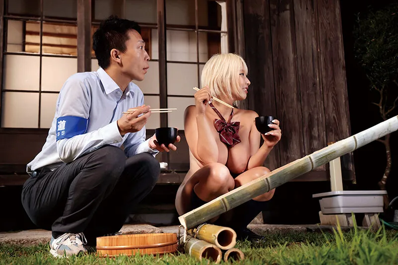 全裸通学の村 平然と学生生活を謳歌する一人の女子生徒を丸裸にするべく、記者として僕は密着した。 乙アリス サンプル画像 12