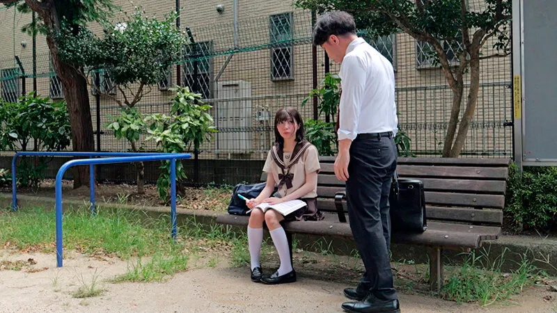 駅弁ピストンから始まった恋心 大人の腕力に抗えず、逃げられない中出しをされてしまった私。あの日を忘れることが出来ず、今では一体化してしまいそうな抱きつき交尾をしています。 日向由奈 サンプル画像 2