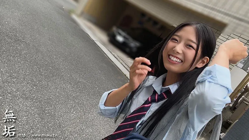 某投稿サイトで話題沸騰中！制服美少女No.1！ 最高にエロくて可愛い制服女子とハメまくりイチャラブSEX！ 超人気作BEST 4時間！ サンプル画像 11