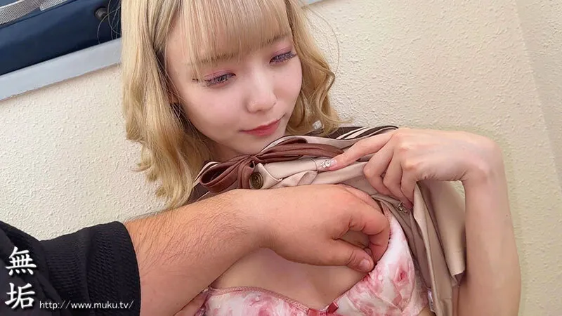 某投稿サイトで話題沸騰中！制服美少女No.1！ 最高にエロくて可愛い制服女子とハメまくりイチャラブSEX！ 超人気作BEST 4時間！ サンプル画像 14