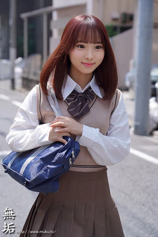 その身体は全部僕のいいなり。 絶対服従カメラ ～明るく可愛い陽キャの渡来さん～ 渡来ふう サンプル画像 1