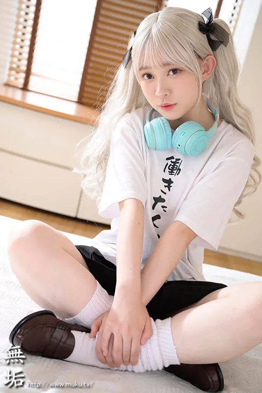 オジサンに没頭する発情コスプレイヤー 清楚で引きこもりな宅コス少女と敏感・お漏らし・変態着衣性交 6SEX 七瀬ほのか サンプル画像 1