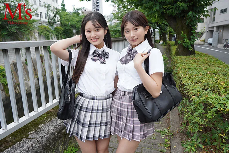 資産家オヤジならデキる！デカ尻美少女大人買い中出し 北岡果林 花守夏歩 サンプル画像 1