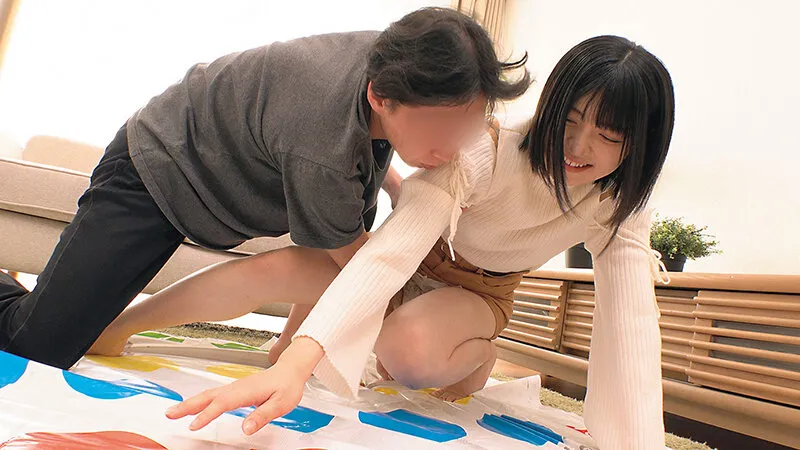 素人女子大生がツイスターゲームに挑戦！勝てば賞金100万円or負ければ即ズボ生ハメ生中出しSEX！！ サンプル画像 2