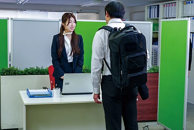 受付嬢の人妻 取引先の男達に仕事だからと笑顔で接客していたらその優しさにつけ込まれ無理やり挿れられてしまった献身的なボクの愛妻 あかね麗 サンプル画像 4