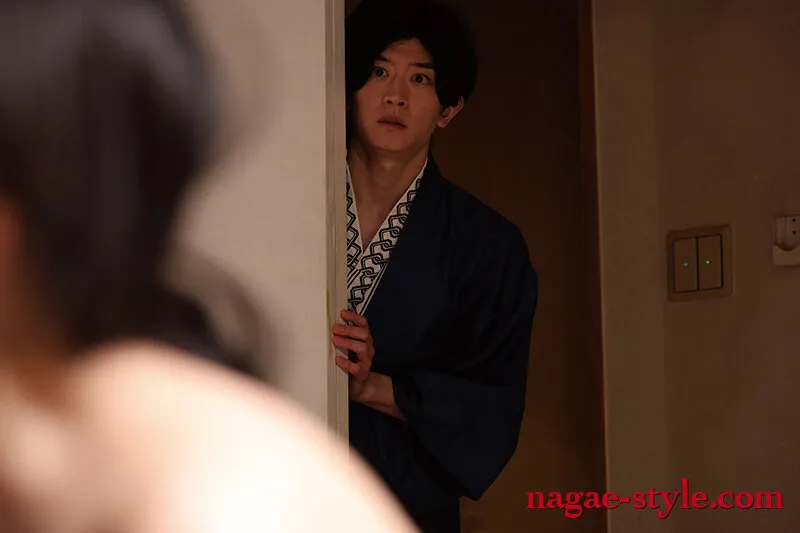 友人のオナホにされた僕の母 ～家族旅行中の出来事～ あずま鈴 サンプル画像 5