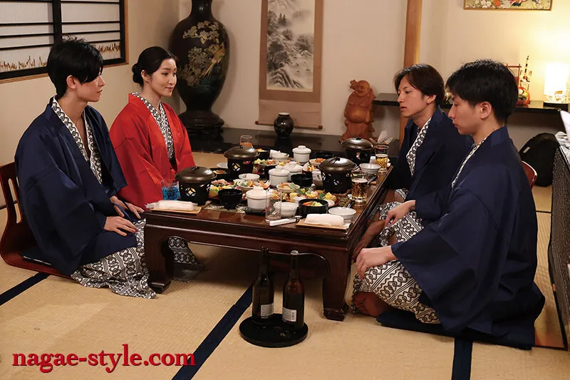 友人のオナホにされた僕の母 ～家族旅行中の出来事～ あずま鈴 サンプル画像 7