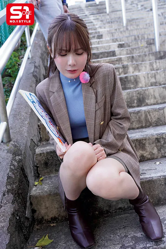 周りに人がいるから恥ずかしい！けど…気持ち良すぎてイッちゃう！ こんなキレイな女子だからこそ極限まで下品に大羞恥イカセ50シチュエーション（電車・教室・会社・テレビ局等）8時間 サンプル画像 1