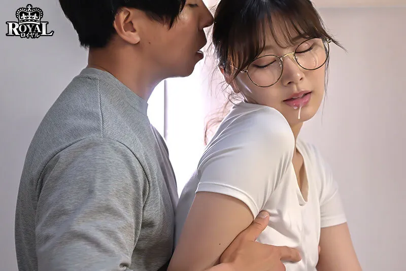 清楚で超内気な義妹を連日チクハラしてたら超敏感早漏体質になってイキまくり！下品な顔してイキまくる変態女子に豹変。 鳳みゆ サンプル画像 9