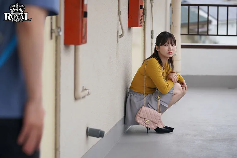 毎日泊まりに来る彼氏持ちの女友達から無自覚に誘惑され、勇気を出せず生殺し状態になった僕。 鳳みゆ サンプル画像 16