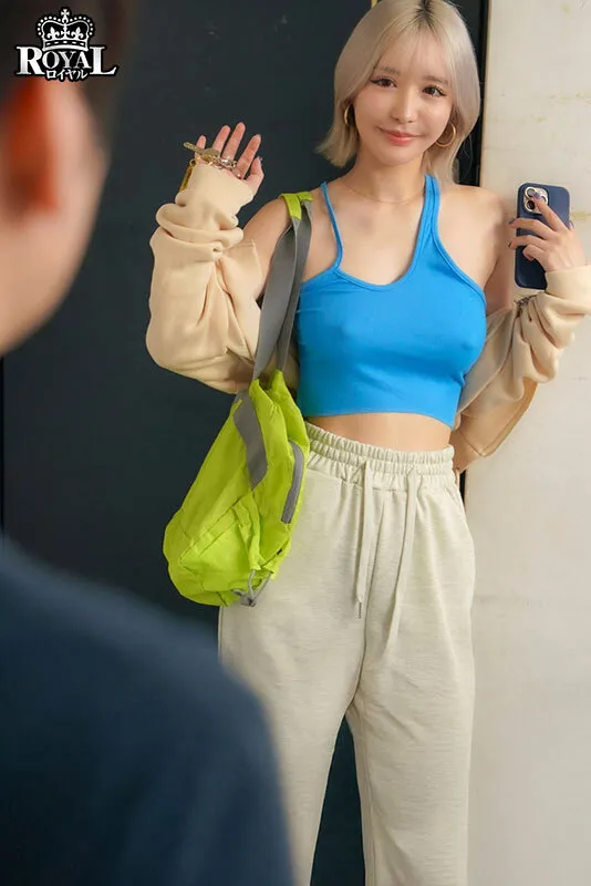 隣人ガチャUR確定演出。隣に引っ越してきたのはノーブラ乳首ポッチの美乳お姉さん。 百永さりな サンプル画像 8