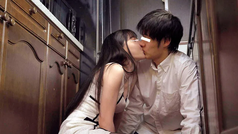 同窓会で再会した初恋相手が酔いつぶれてしまい…介抱したらまさかの酒乱ビッチ！？「まだ飲み足りないのぉ」とアルコール代わりに唾液まみれの超絶ベロテクでカラダ中の汁という汁を貪りつくされてしまった！！ サンプル画像 9