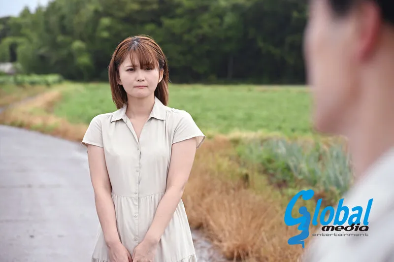 グローバルメディア25周年記念特別作品 淫習村 村に嫁いで来た若妻と優しく絡み合う村女の淫靡で濃厚なレズSEX そして次々と迫る村男達の肉棒！容赦ないアナル姦通6P乱交の儀式 川上ゆう・音琴るい サンプル画像 1