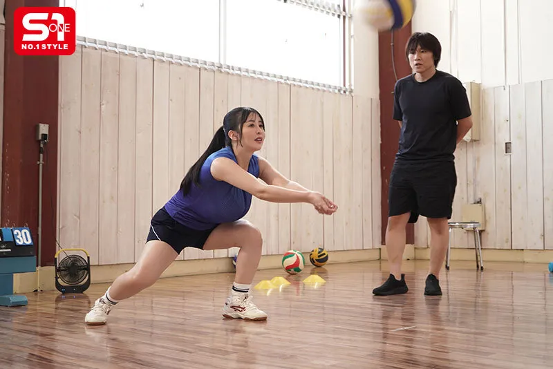 無防備誘惑Kcupアスリートの汗だく肉弾SEX ユニフォーム脱いだらびっくりおっぱい！！ 神楽ももか サンプル画像 6