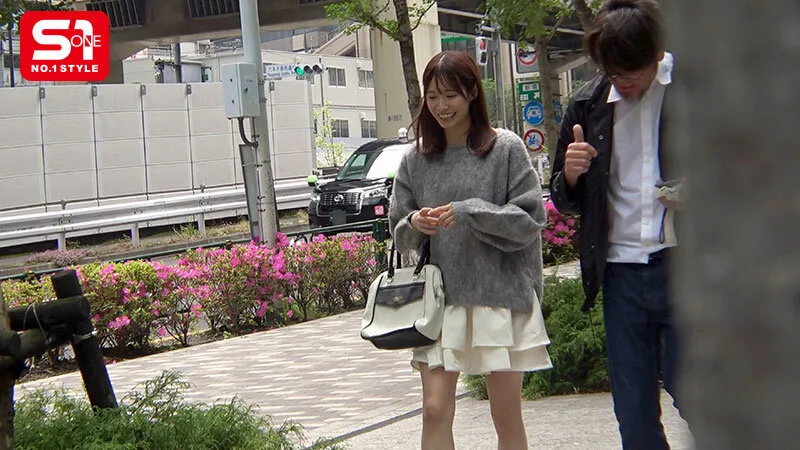 「えっココで！！ムリムリww」アイドル、アーティスト、グラビア、バラエティ番組、マルチタレント未歩ななに1ヶ月完全密着！隙あらばいきなりAV男優ぶっ込みぶっ挿す！ドッキリ即ズボッ！AVドキュメント サンプル画像 1