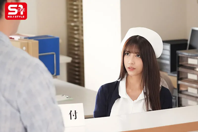 真面目だった美人ナースは深夜に患者から尻を揉まれ遂には秘部まで手が伸び、最初は拒んでいたのに声を押し殺しながらイカされ痴●にどハマりしていった。痴●病棟 七ツ森りり サンプル画像 1