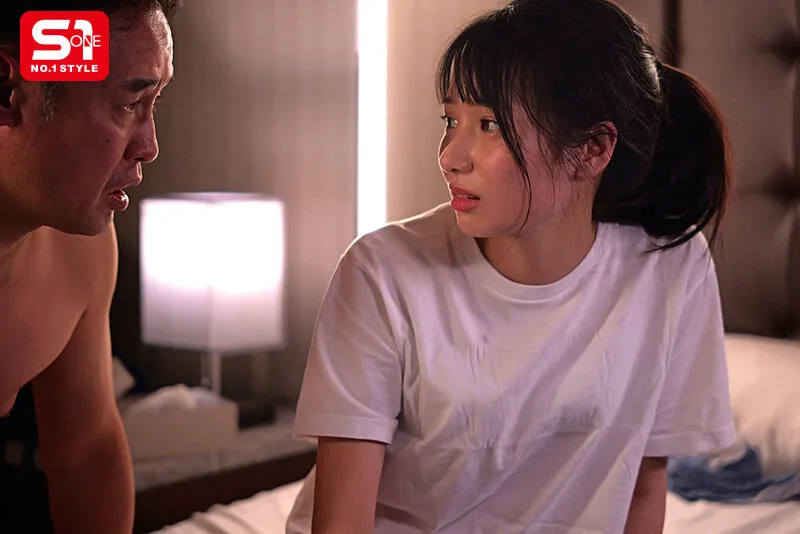 終電逃してセクハラ店長とまさかの相部屋…朝まで続くキモい性交に不覚にも感じてしまった汚れを知らないバイトちゃん 榊原萌 サンプル画像 4