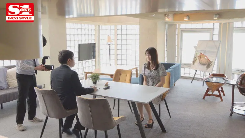 「えっ！ここでするんですか？」 河北彩花に一ヶ月密着して隙あらばいきなり即ズボッ！ 前代未聞ドッキリAV大作戦 サンプル画像 9