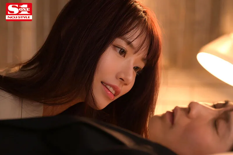 夜、ホテル、女上司と二人きり。相部屋逆NTR 河北彩花 サンプル画像 3