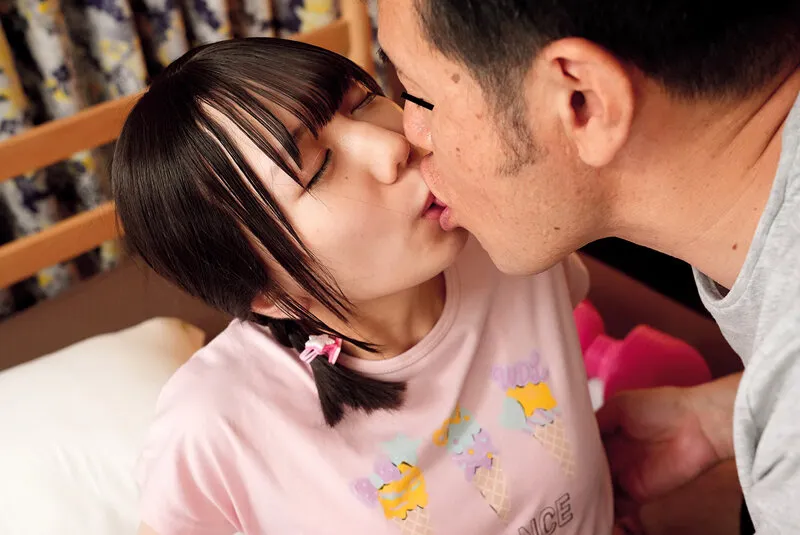 家の前で捨て子を拾ってしまいました…ちびっ子パイパンゆなちゃん145cm 日向由奈 サンプル画像 4