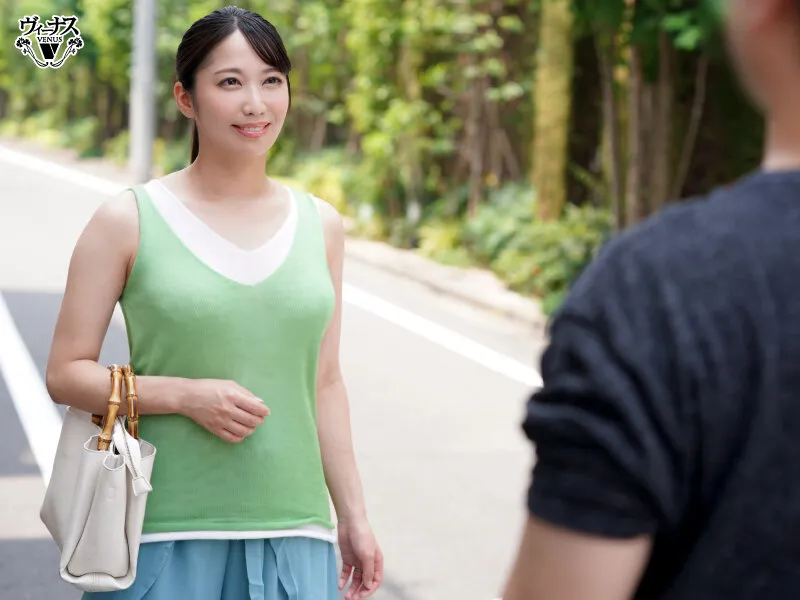 バイト先で働く美しい人妻を家に連れ込み中出しセックス 東ふうか サンプル画像 3