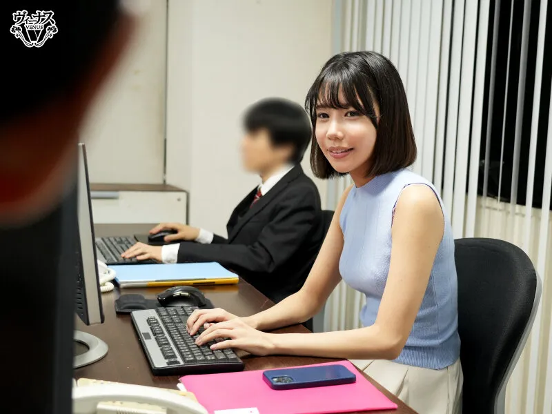 社内一キレイな先輩女子が早く結婚しろとうるさい両親を安心させるために恋人のフリを頼んだ後輩男子と実家に行ったら中出しセックスするハメに…何度もイカされて本当に好きになっちゃった 梅田みなみ サンプル画像 3