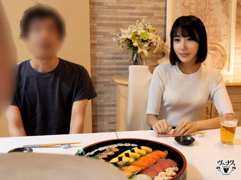 社内一キレイな先輩女子が早く結婚しろとうるさい両親を安心させるために恋人のフリを頼んだ後輩男子と実家に行ったら中出しセックスするハメに…何度もイカされて本当に好きになっちゃった 梅田みなみ サンプル画像 6