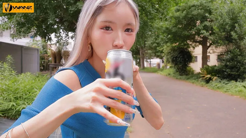 「イイって言うまで射精（だ）すなよ？」パンピーどM男をとっ捕まえてコリコリ乳首ジャック！手コキ寸止め焦らし痴女のナマパコ散歩 春陽モカ サンプル画像 2