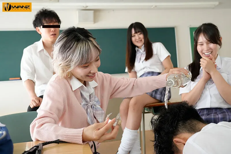 時間停止能力を手に入れたボクはいじめっ子ギャルに立場逆転リベンジ中出ししてヤッた！ 春陽モカ サンプル画像 1