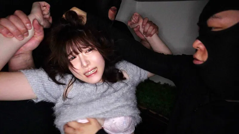 一人暮らしの女子大生を狙う鬼畜レ●プ集団自宅押込み中出し強●性交 被害者A.Mちゃん サンプル画像 2