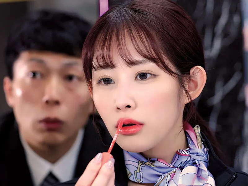 君の唇に恋してる～厚くて熱いタコチューと舌が濃厚に絡み合うベロチューで唇を奪われトロけ癒されるキスしまくりSEX～ 二羽紗愛 サンプル画像 1